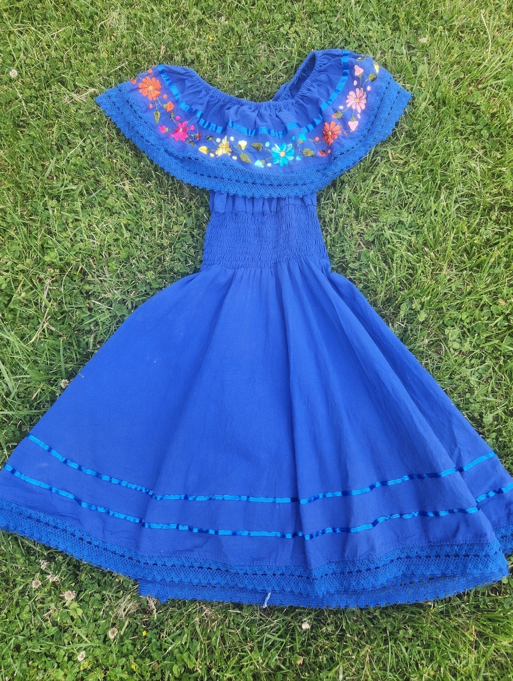 MEXICAN Carena FOLKLORE FESTIVAL EMBROIDERED Dress SIZE SMALL